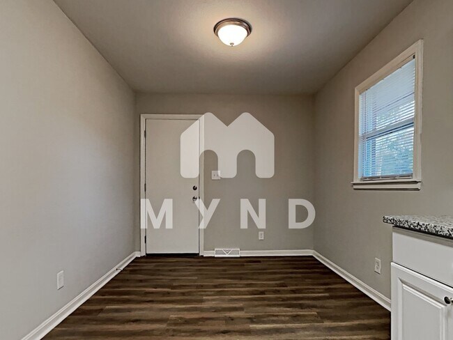 Building Photo - 207 Gaddis Dr