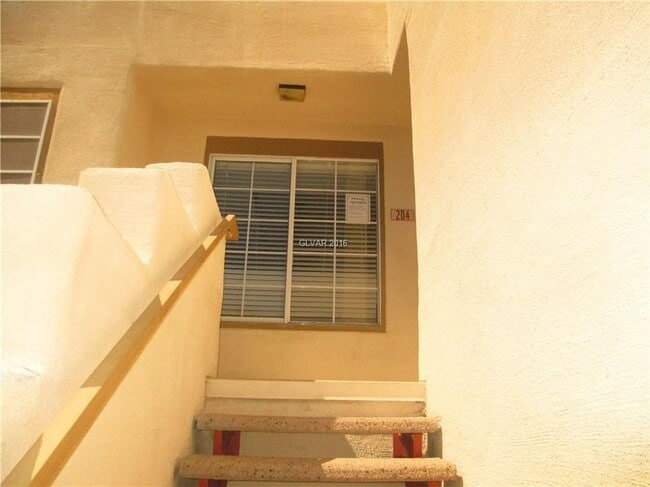 Building Photo - Cute 2 bedroom 2 bath condo