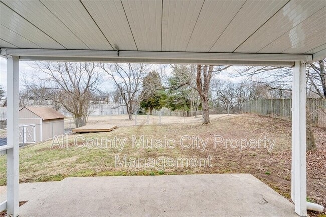 Building Photo - 209 Rhine Dr
