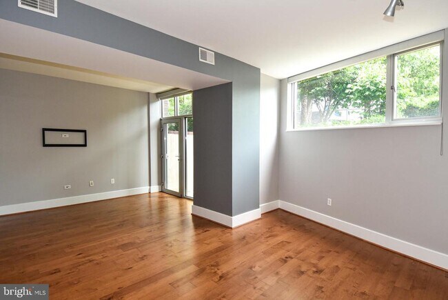 Building Photo - 2100 11th St NW