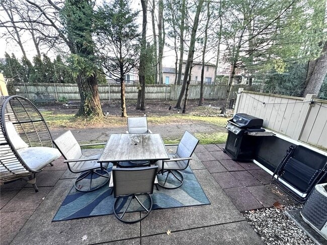 Building Photo - 105 Woodside Dr