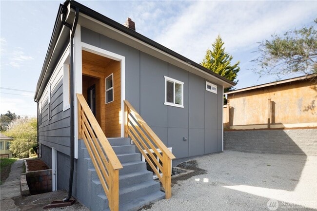 Building Photo - Columbia City Updated Home for Lease