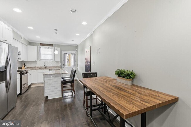 Building Photo - 1414 Richardson St