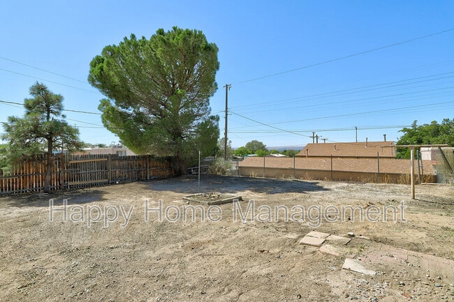 Building Photo - 1721 Wilmoore Dr SE