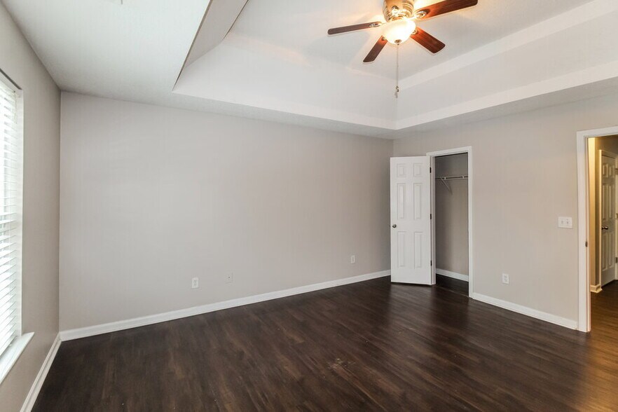Building Photo - 4352 Arabian Way SW