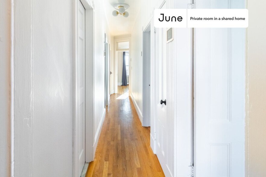 Building Photo - Room in Shared 4 bed/1 bath home in Roxbury