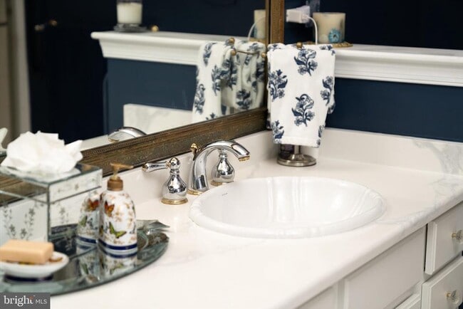 Building Photo - 124 Ridgway Dr