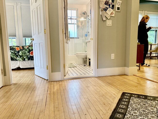 Building Photo - 49 Grove St