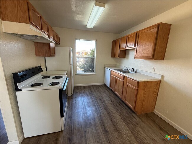 Building Photo - 5708 Greengate Dr