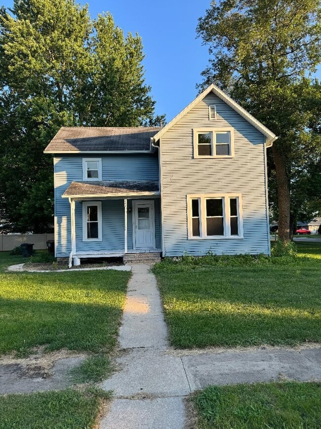 Primary Photo - 262 W Myrtle St
