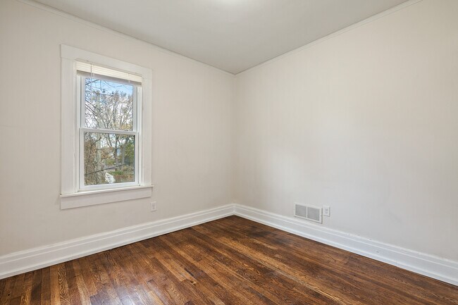 Building Photo - 7719 E Vernor Hwy