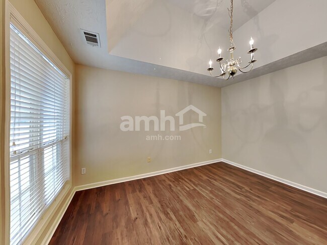 Building Photo - 23 Thorne Berry Dr