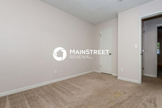 Building Photo - 3 Bedroom Pet-Friendly Home in Jonesboro, GA with Main Street Renewal