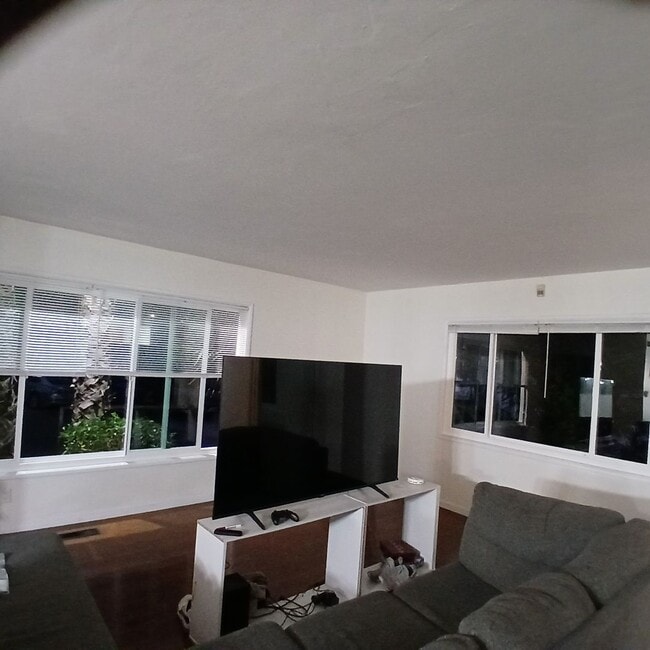 Building Photo - SDSU Area Home for Rent 5 bed 2 bath