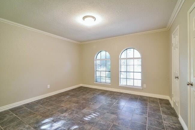 Building Photo - 15907 Marsh Hawk St