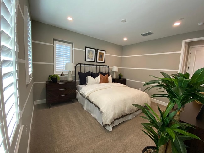 Building Photo - 476 E Sorrel Pl