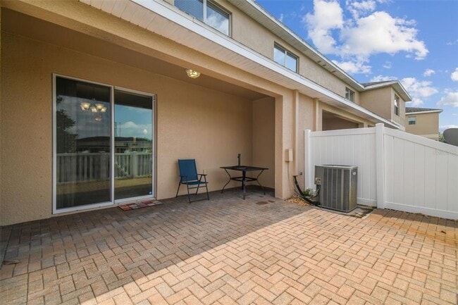 Building Photo - 11981 Greengate Dr