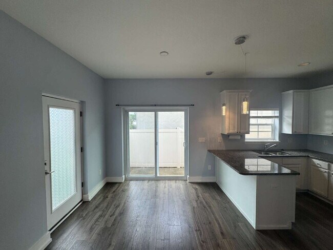Building Photo - 3701 W Carmen St