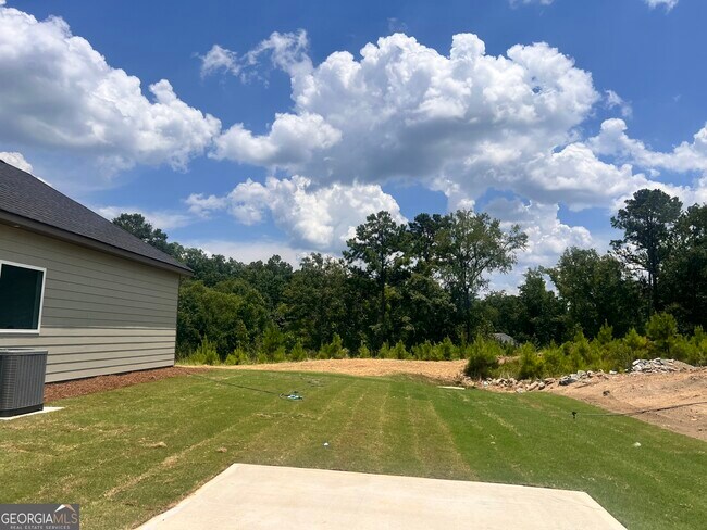 Building Photo - 8024 English Ivy Ct