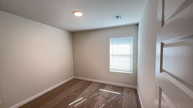 Building Photo - 10709 Red Thistle Dr