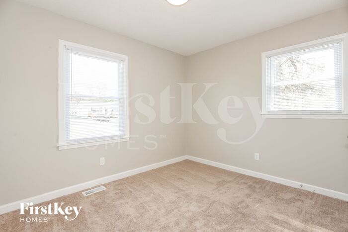 Building Photo - 3625 Somerset Dr