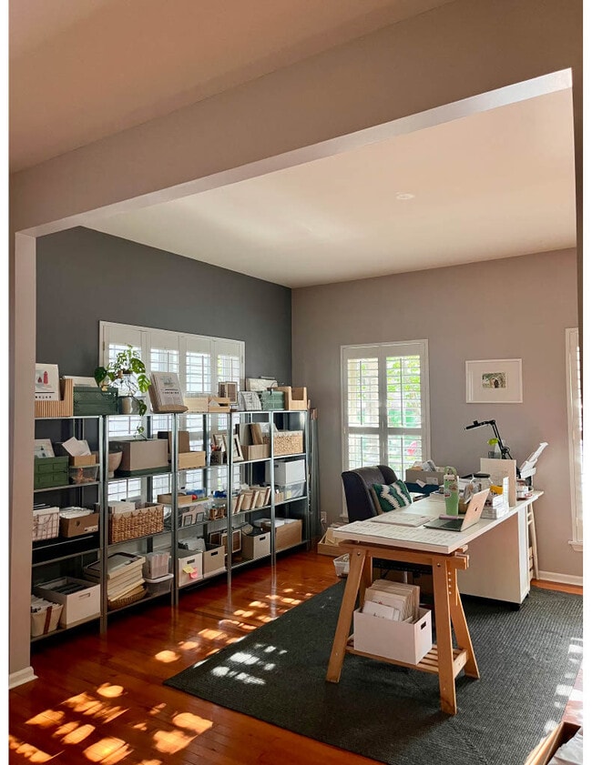 Building Photo - 0N425 Ford Dr