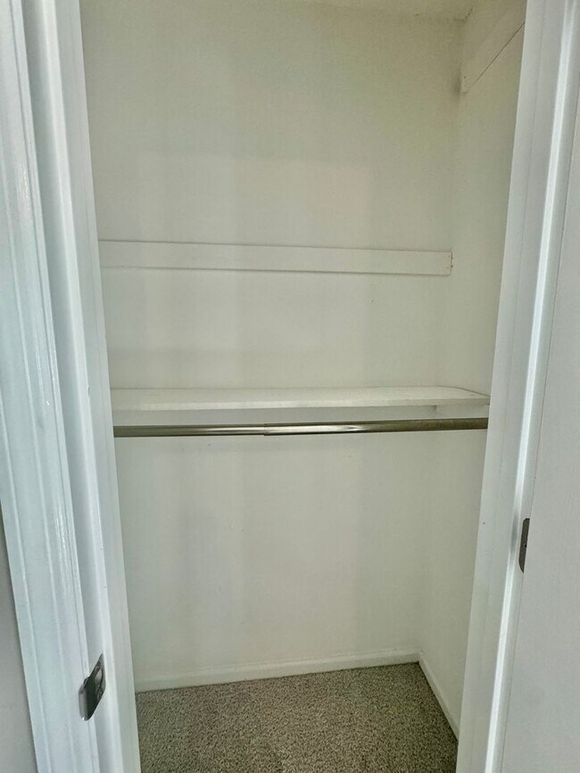 Building Photo - Charming three bedroom, two bathroom home in North Charleston!