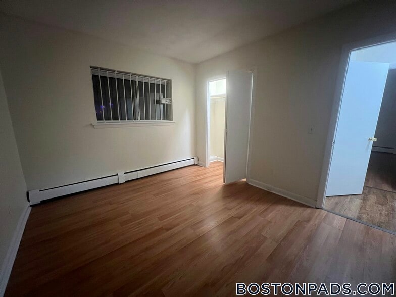 Building Photo - 75 Gardner St