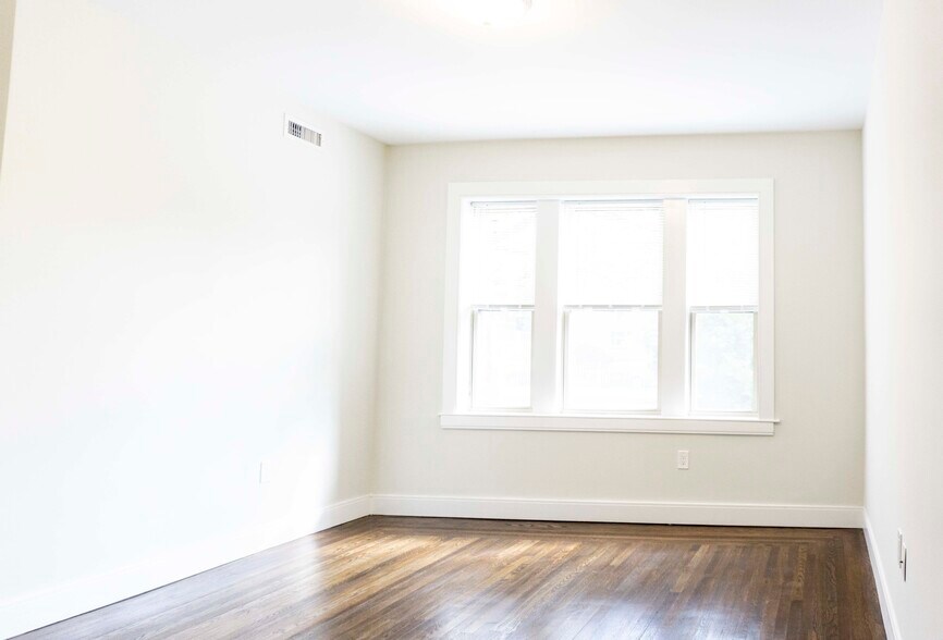Building Photo - 25 Greycliff Rd