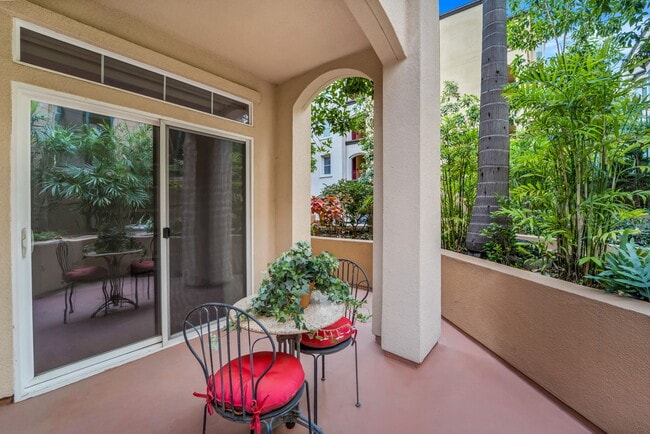 Building Photo - 2400 5th Ave