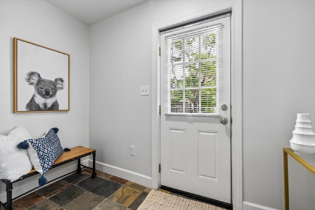 Building Photo - 3BR/2BA Wonderfully Updated Single Family Home---JUST GORGEOUS!  GAS, ELECTRIC, WATER, SEWER and ...