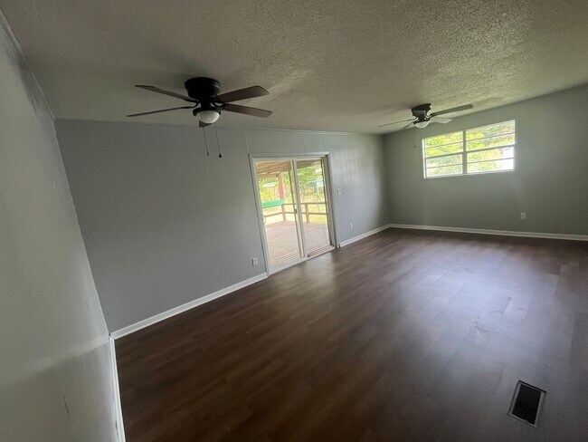 Building Photo - 3 BR. @ BATH home in the middle of Cabot