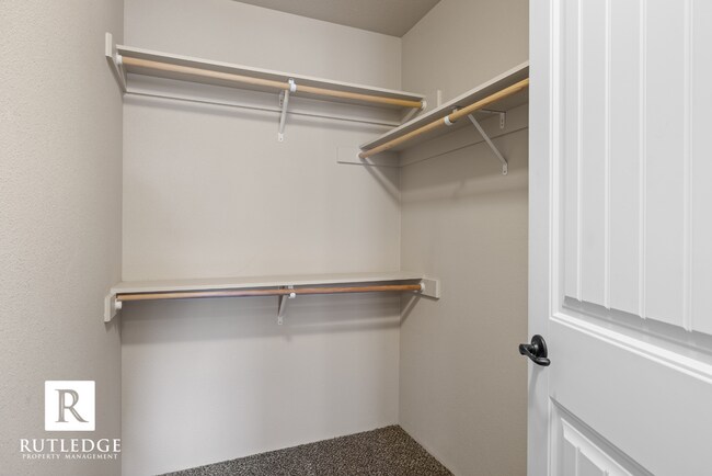 Building Photo - Gorgeous End Unit Townhome in The Heart of Historic Jacksonville!