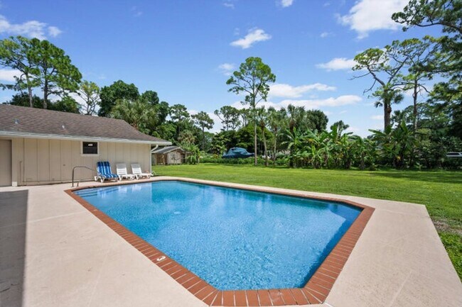 Building Photo - 3306 Fargo Ave