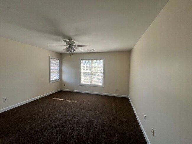 Building Photo - 4BRd Carleton Place, Upscale Brick town home, 1 car garage!  Central Wilmington!