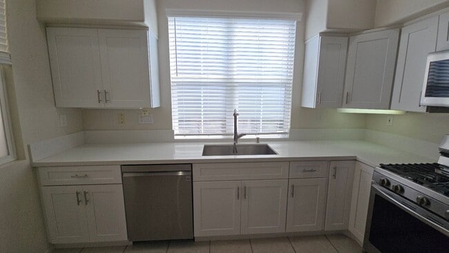 Building Photo - 308 Terra Bella