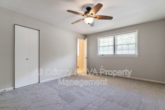 Building Photo - 4126 Lenox Dr
