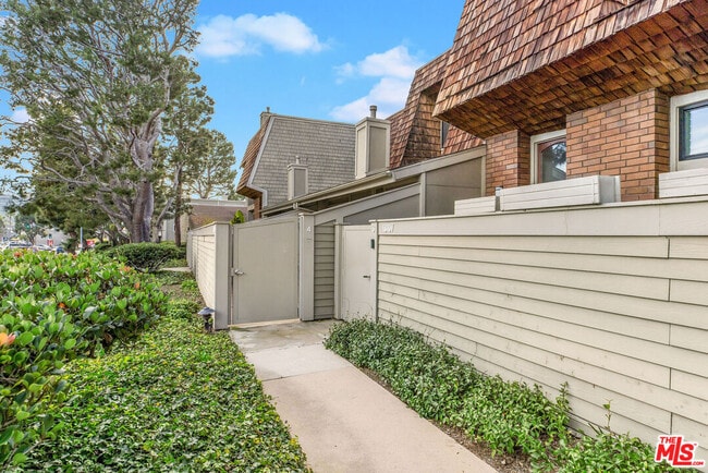 Building Photo - 13107 Mindanao Wy