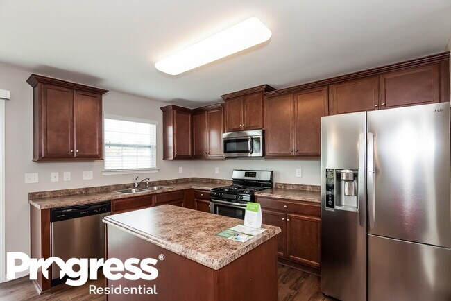 Building Photo - 3327 Runneymede Street SW