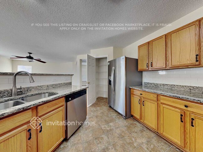 Building Photo - 168 Ranlo Ave