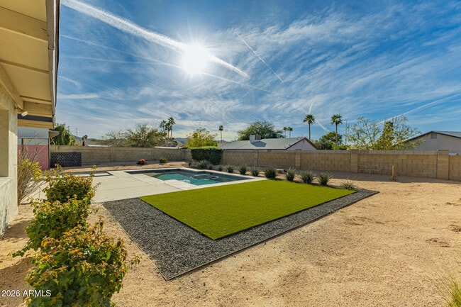 Building Photo - 4618 S Calle Los Cerros Dr