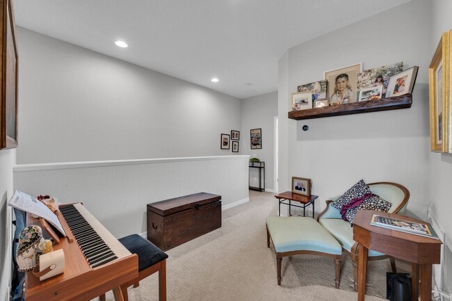 Building Photo - Venetian Harbor 3 bed 2.5 bath + Office/Den & 2 car tandem oversized garage!
