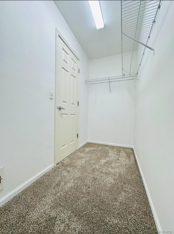 Building Photo - 44701 Ellery Ln