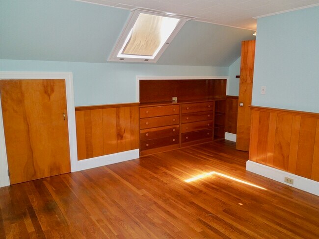 Building Photo - 2 Briarwood Ct