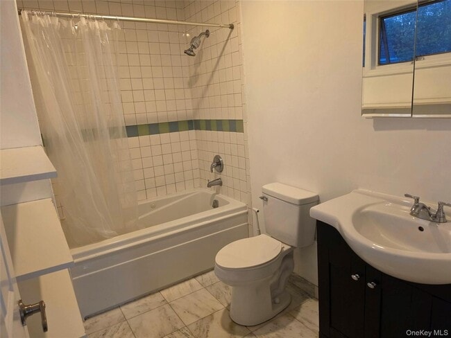 Building Photo - 60 Main St