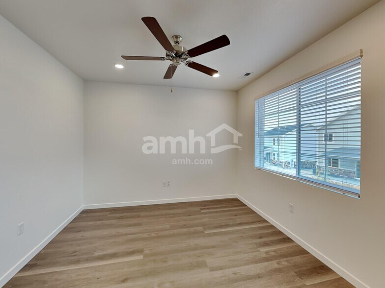 Building Photo - 6620 S Newbern St