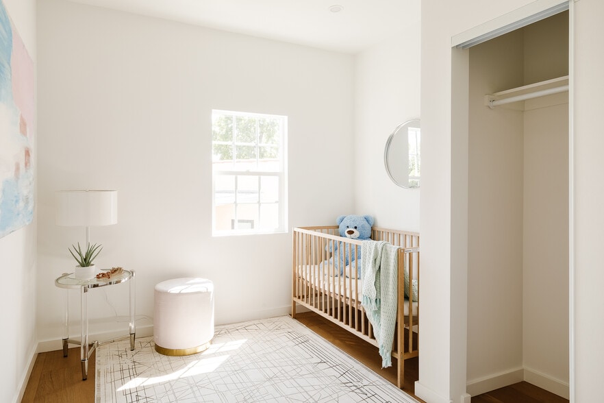 Building Photo - 4879 Hartwick St