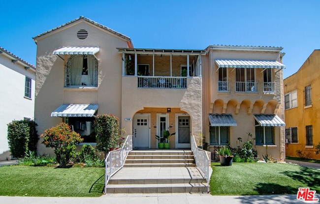 Building Photo - 170 1/2 S Sycamore Ave