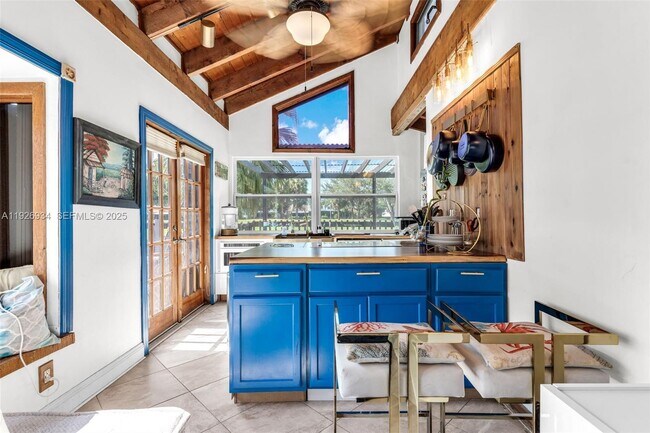 Building Photo - 1420 W Sandpiper Cir