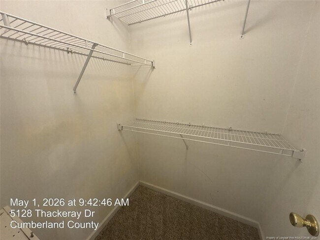 Building Photo - 5128 Thackeray Dr